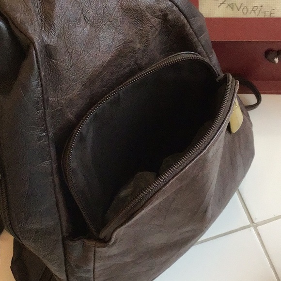 ‘Great American Leatherworks’ Backpack/Sling (#9) - Picture 3 of 11